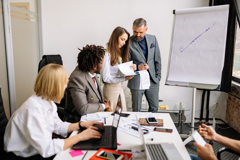 Illustration für Marketing Analytics Kurs mit Dashboards und Kennzahlen